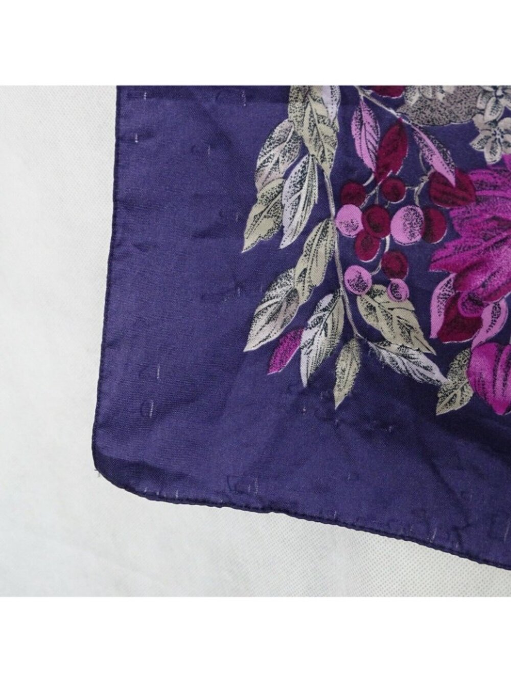 Vintage 80s Tie Rack Head Neck Handbag Scarf Leaves Fruit Purple 31" Italy FLAWS - Picture 5 of 8